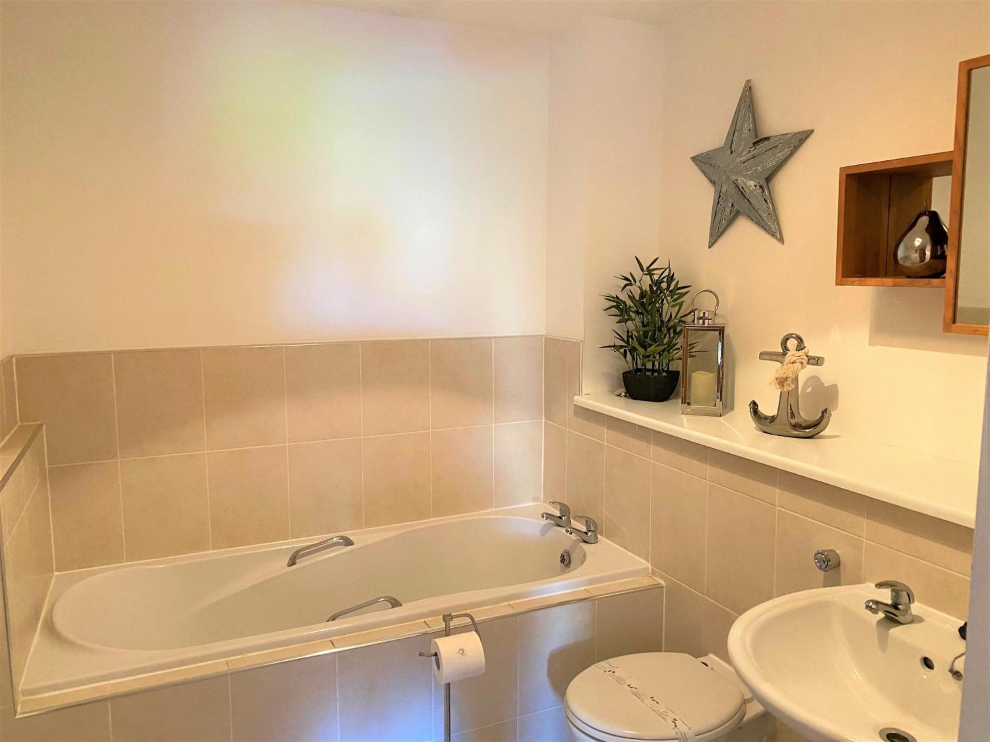 Mathieson Apartment - 2 Bedrooms グラスゴー エクステリア 写真